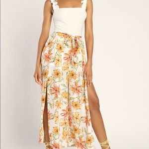 Lulu’s Vibrant Blooms White Floral Print Flyaway Wide-Leg Pants |Size L